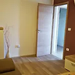 Tara *