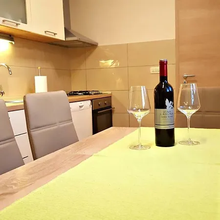 Apartament Tara *